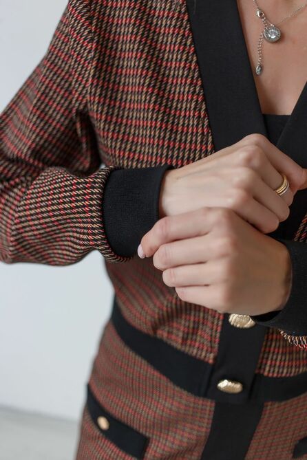 Юбочный костюм Andrea Fashion 2264 красный