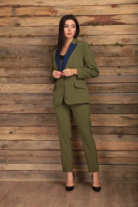 Костюм брючный Angelina &amp; Сompany 428 олива