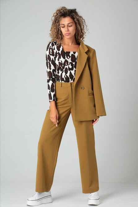 Костюм брючный Doggi 2843 охра
