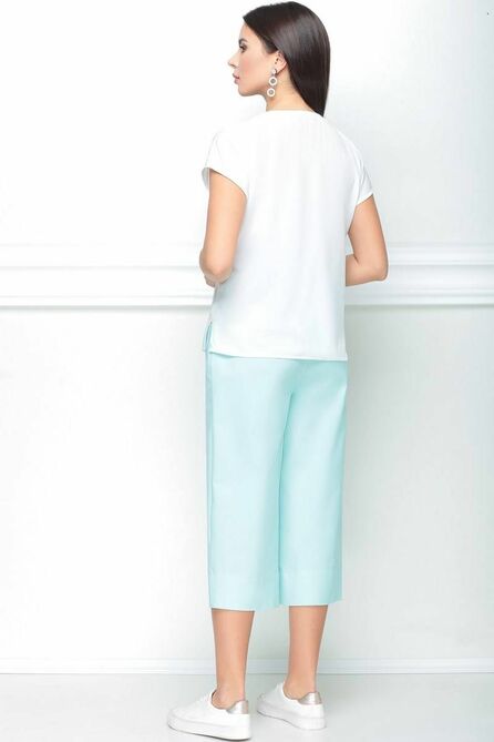 Костюм брючный LeNata 21193 светло-голубой