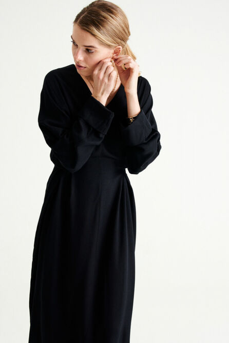Повседневное платье MUA 42-053-black Повседневное платье MUA 42-053-black