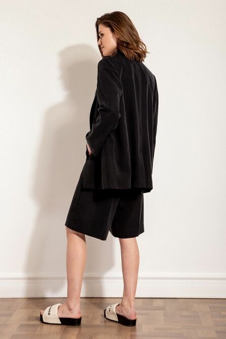 Блейзер Nova Line 10330 черный