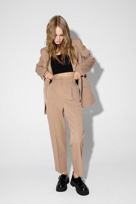 Костюм брючный PIRS 4078 бежевый