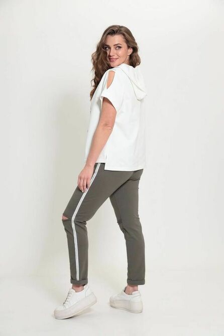 Костюм брючный ТАиЕР 1106 молоко-олива